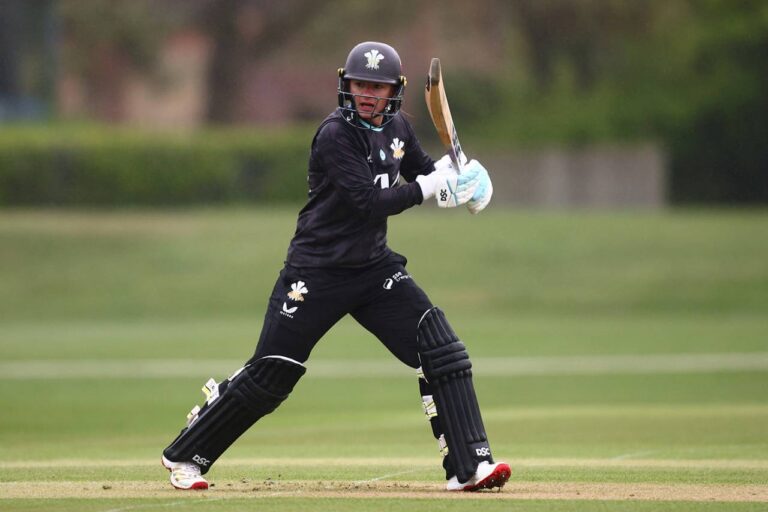 Wyatt‑Hodge’s Century Powers Surrey to 52‑Run Victory over Warwickshire