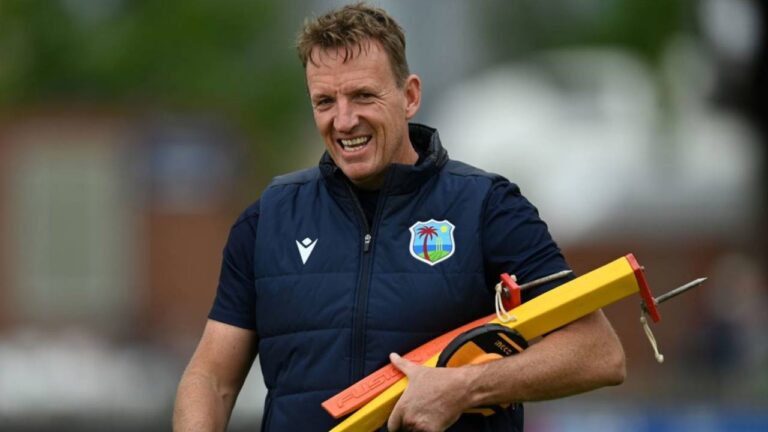 Damien Wright leaves West Indies role to return to Tasmania as bowling coach and Shawn Bradstreet joins Hurricanes